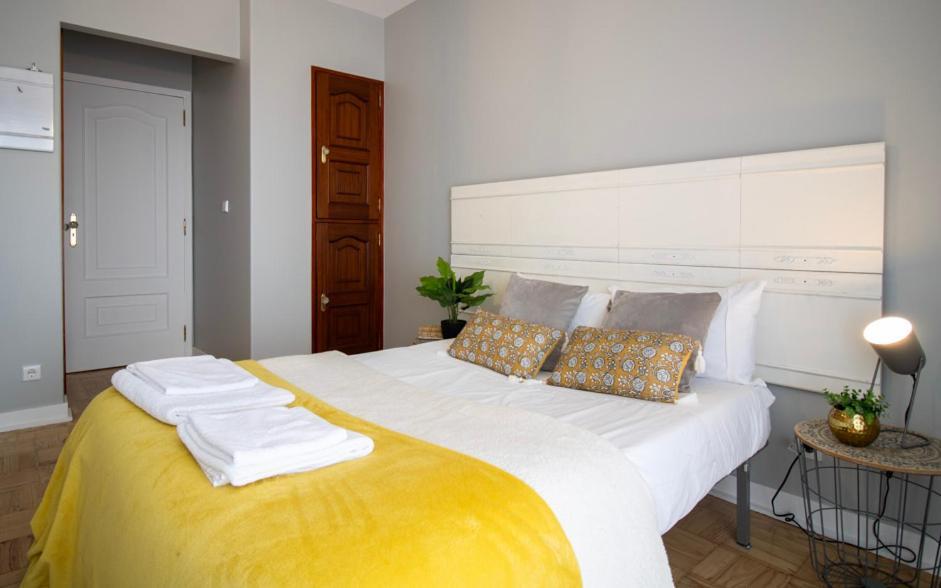Sunny 4 Bedroom Apartment - With View Coimbra Exterior foto